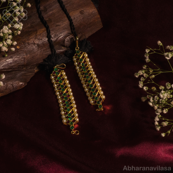 Kumpu Ear Chain