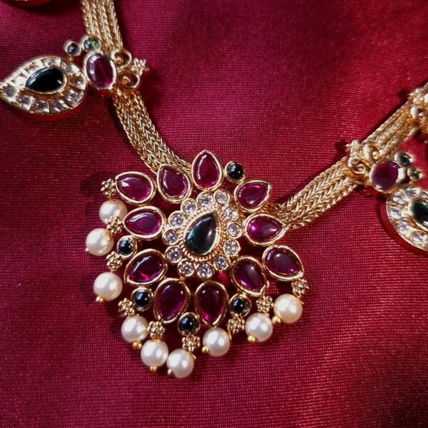 Elegant Kempu Short Necklace - Image 2