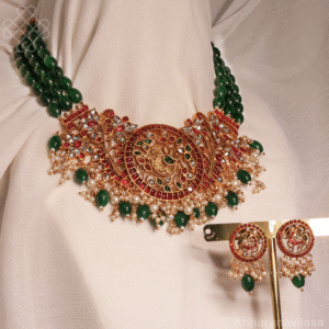 Short necklace