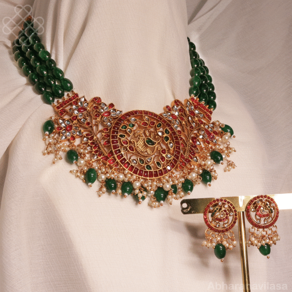 Short necklace