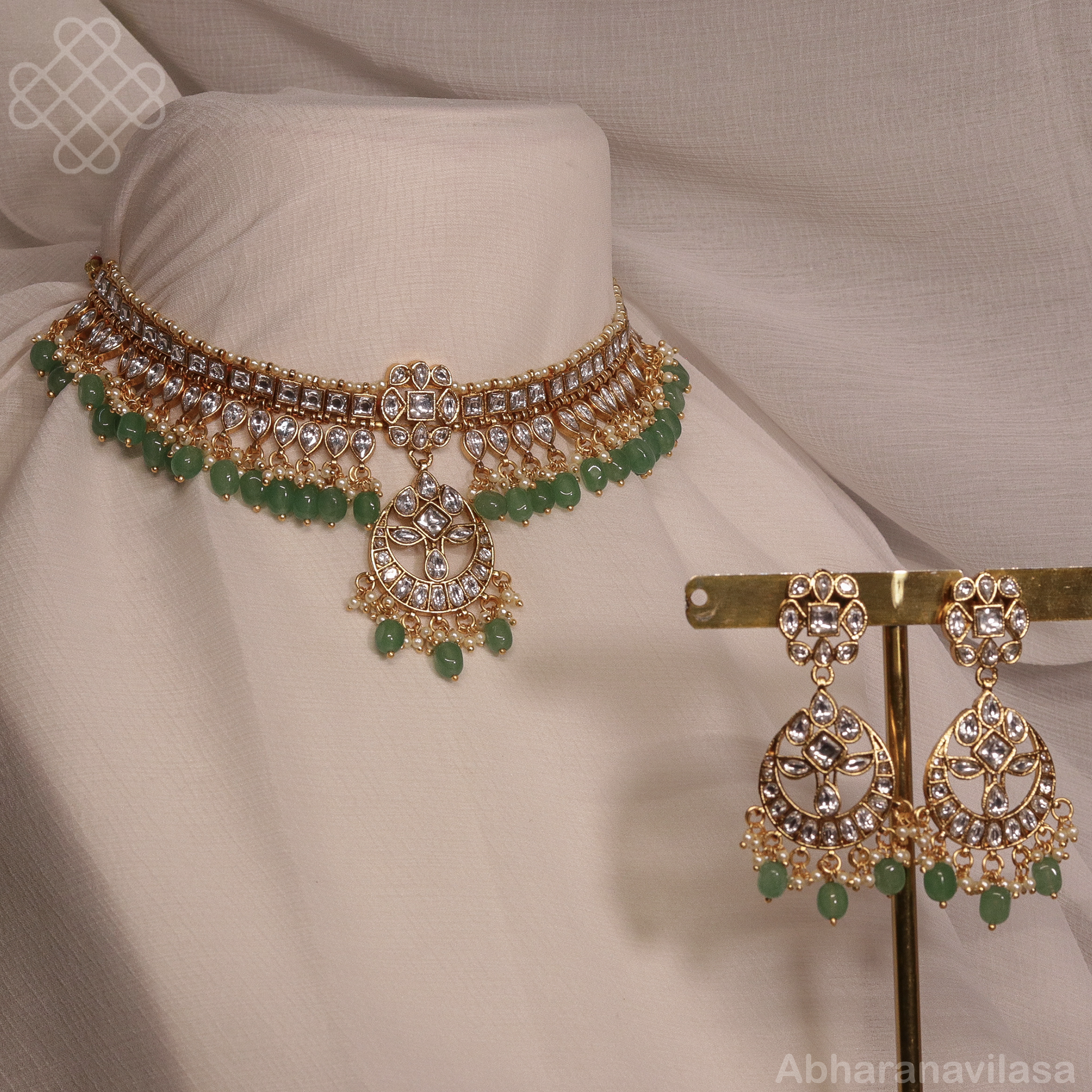 Short Necklace cum choker (Kempu)