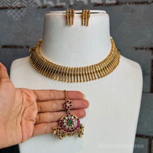 Festive offer - Necklace + earrings and guess what - one maangtikka free