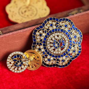 Jadau kundan pendant and matching earrings